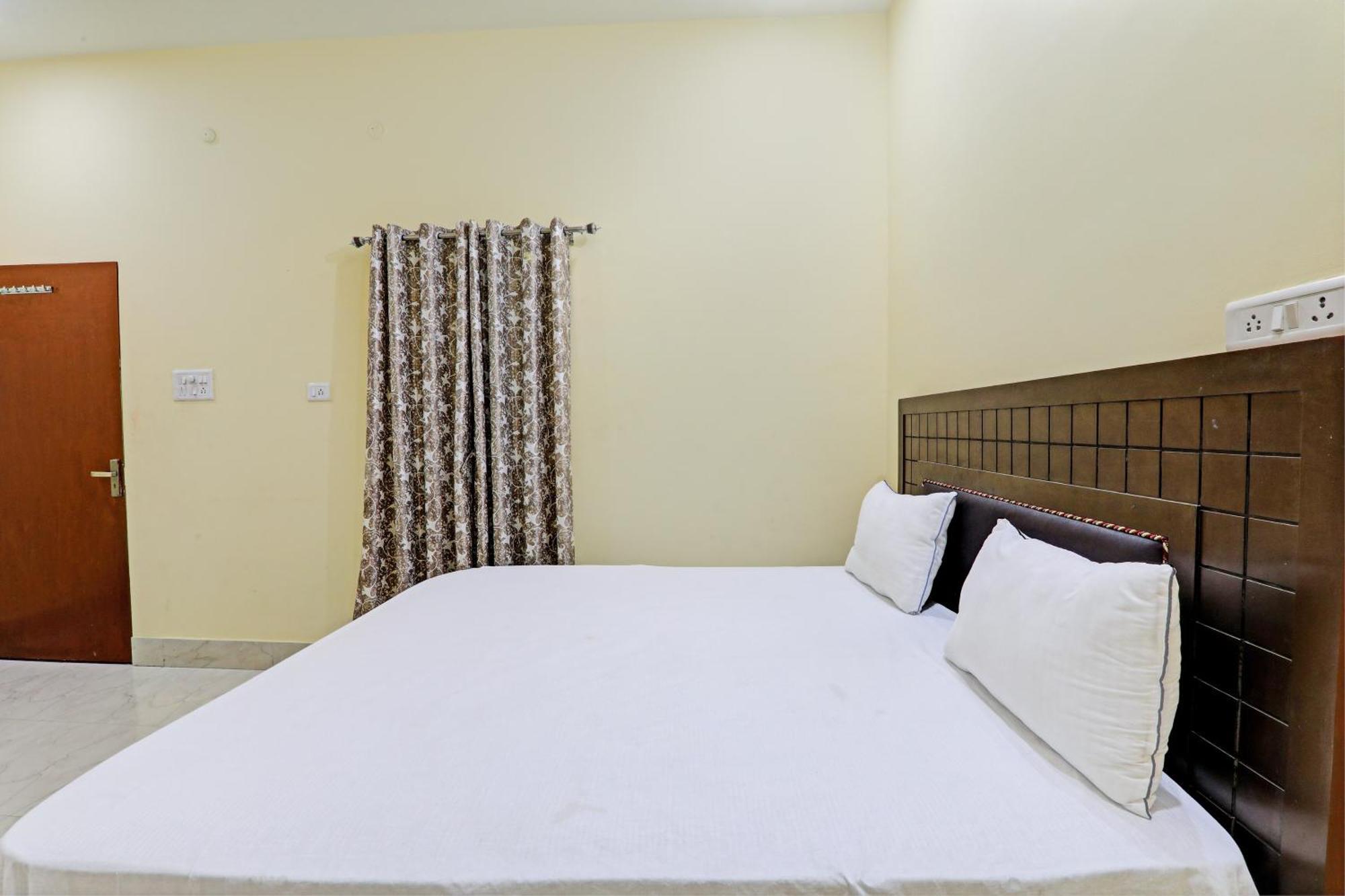 Hotel O Home Singhs Delight Varanasi Exteriör bild