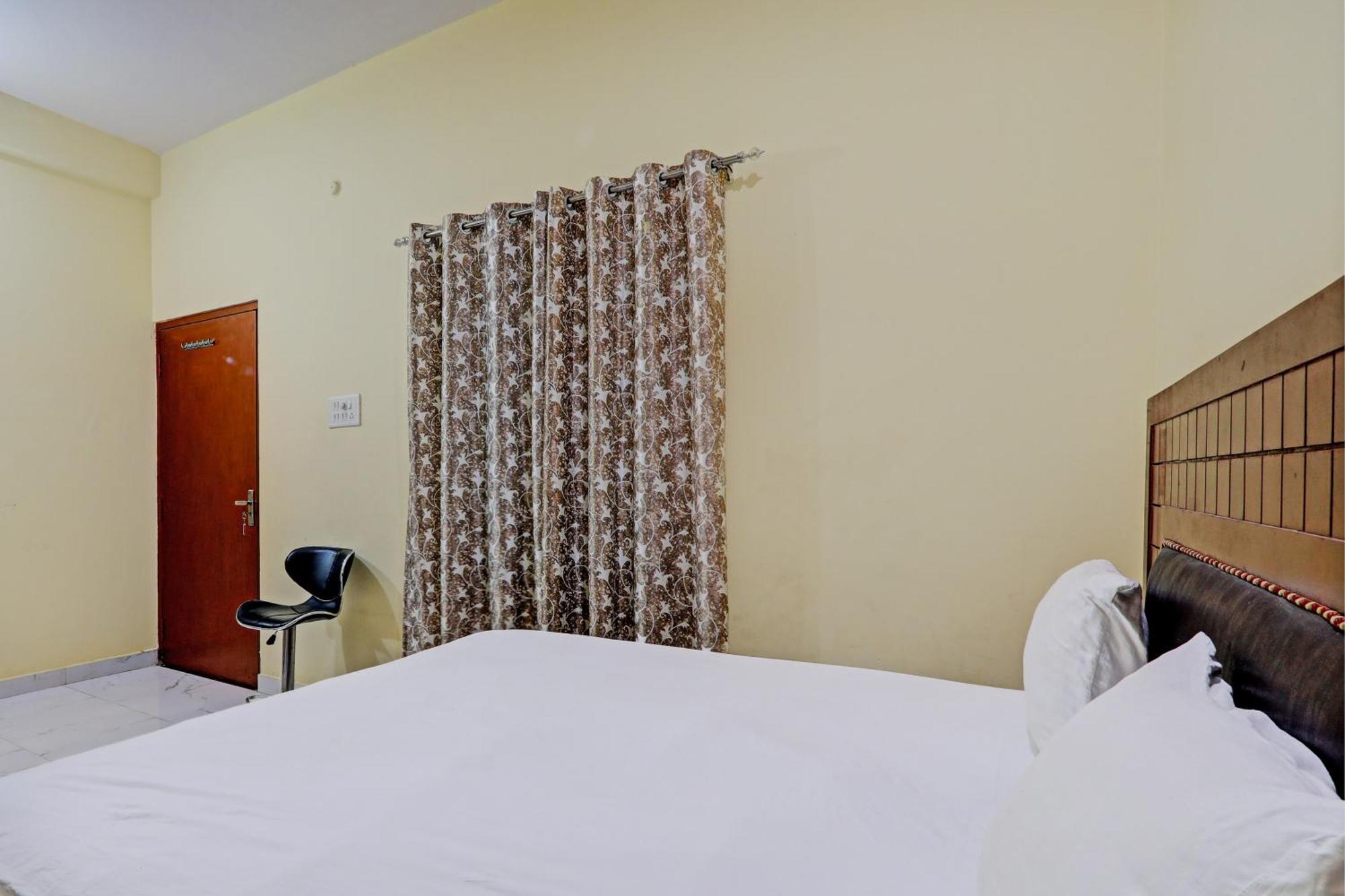 Hotel O Home Singhs Delight Varanasi Exteriör bild