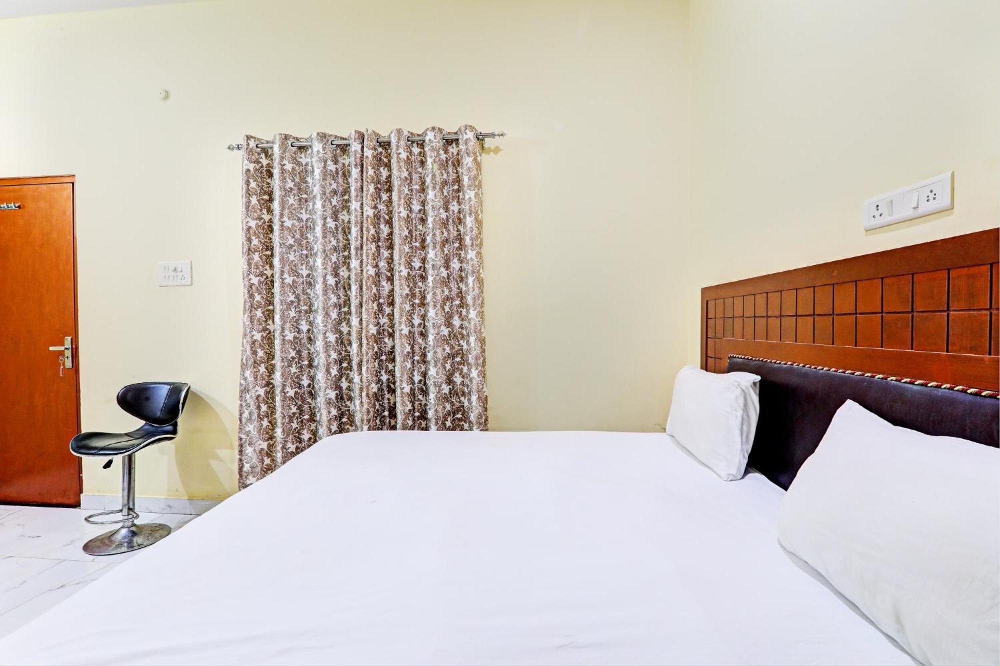 Hotel O Home Singhs Delight Varanasi Exteriör bild