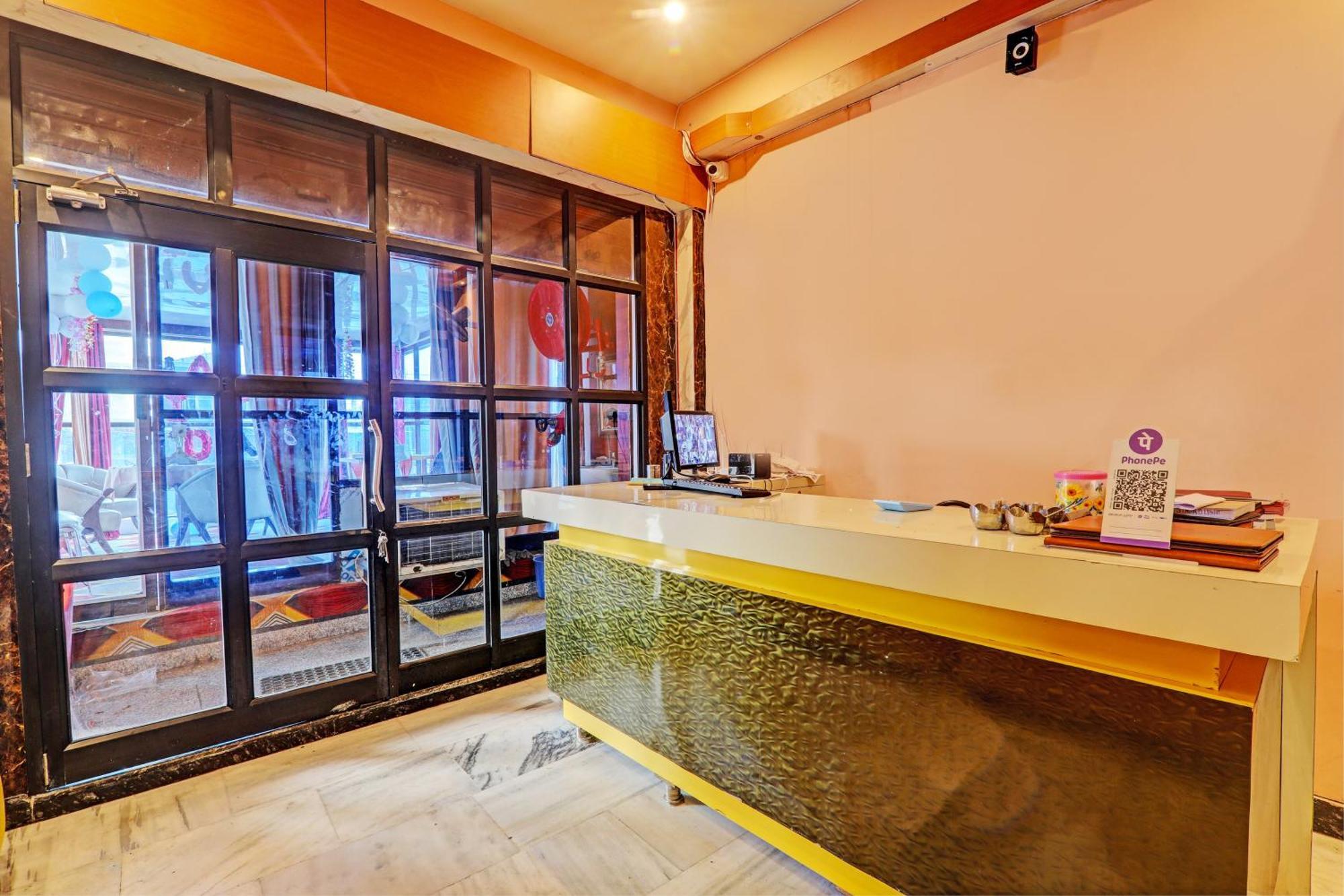 Hotel O Home Singhs Delight Varanasi Exteriör bild