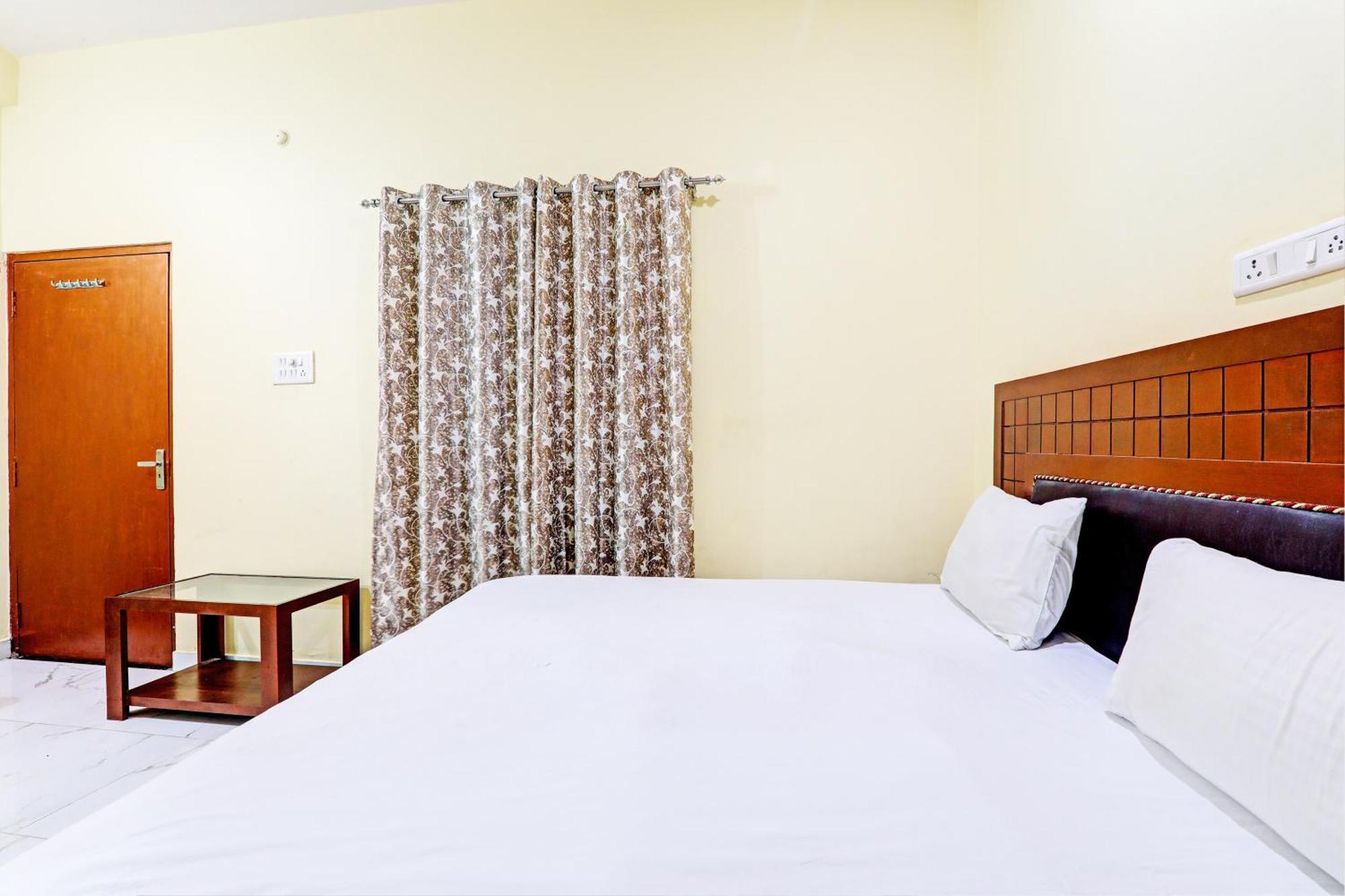 Hotel O Home Singhs Delight Varanasi Exteriör bild