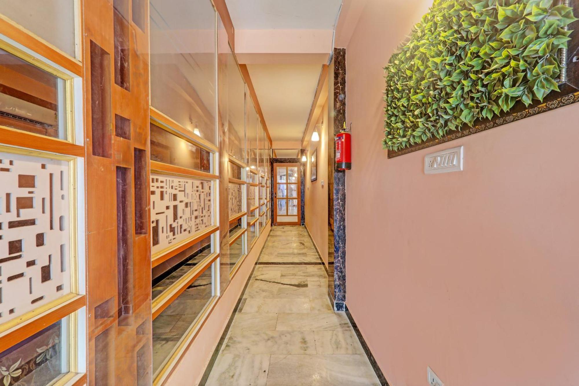 Hotel O Home Singhs Delight Varanasi Exteriör bild